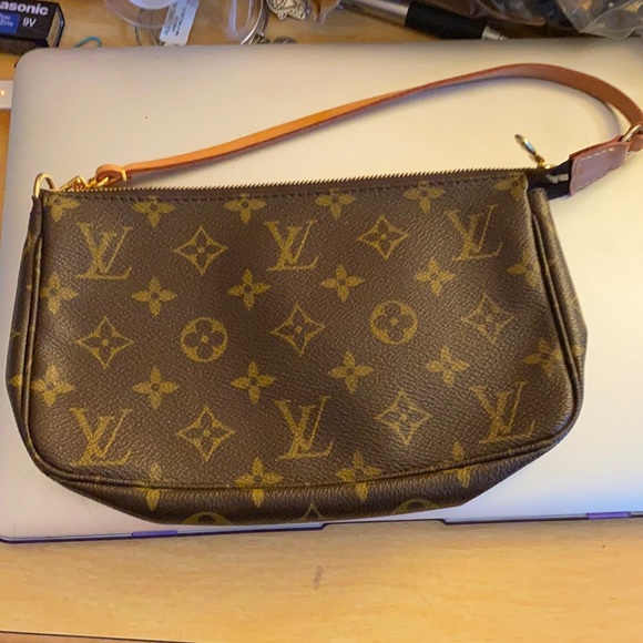 Vintage Louis Vuitton pouchette - Picture 1 of 7